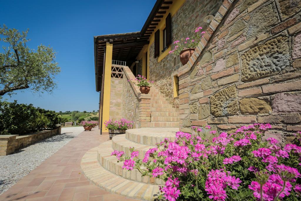 Agriturismo Il Divin Casale Torgiano Exterior foto
